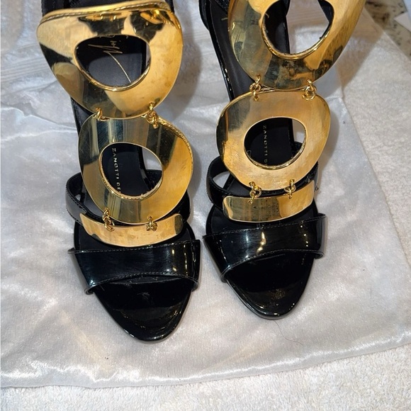 Giuseppe Zanotti Black and Gold Heels with Metallic Accents - Picture 4 of 5